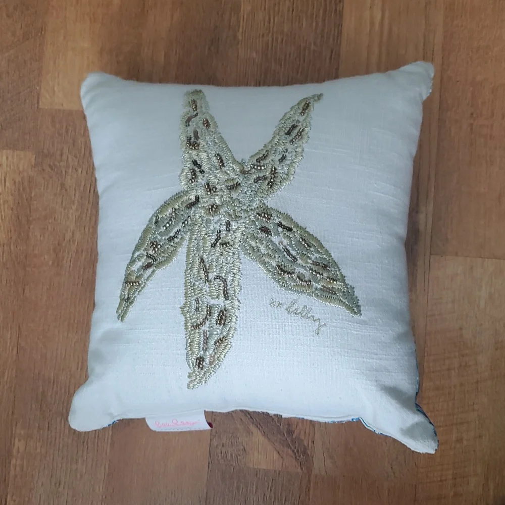 Lilly Pulitzer For Pottery Barn Reversible Pillow Beaded Starfish & Shell‎ Print